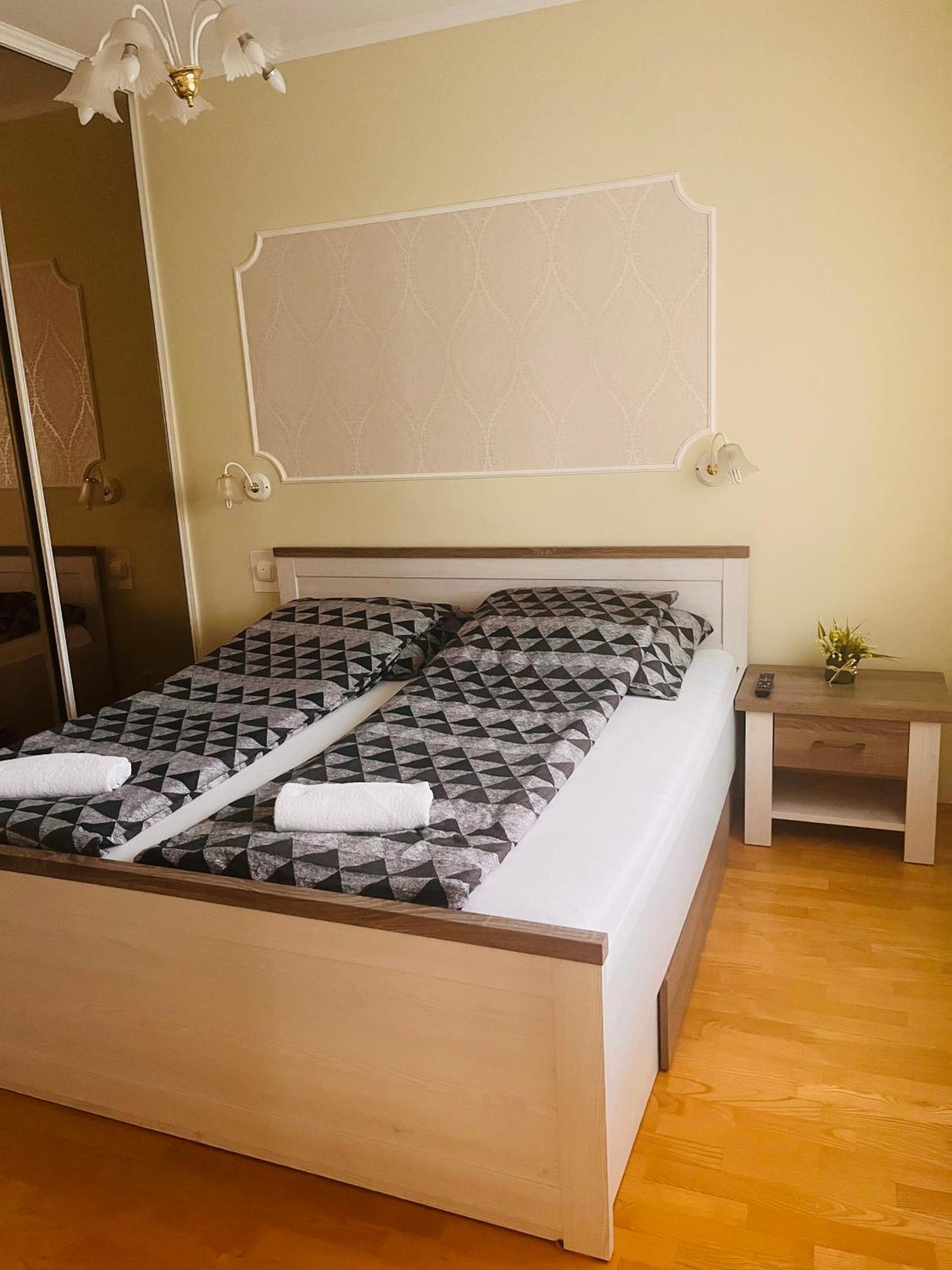Aqua Azur Apartman Hajdúszoboszló Eksteriør bilde